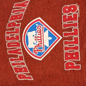 5th & Ocean Red Short Sleeve Tee Philadelphia Phillies